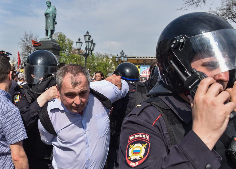 „Jis mums ne caras“: rusai protestuoja prieš V. Putiną (sulaikyti 1,6 tūkst. žmonių)