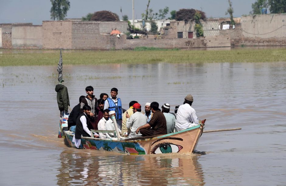 Pakistane tūkstančius gyventojų atkirto nuo pasaulio liūtys, žuvo 61 žmogus