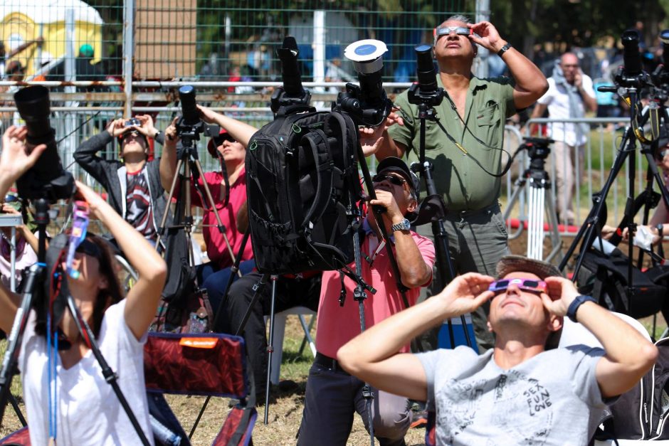 Afrikoje astronomai ir mėgėjai gėrėjosi žiediniu Saulės užtemimu