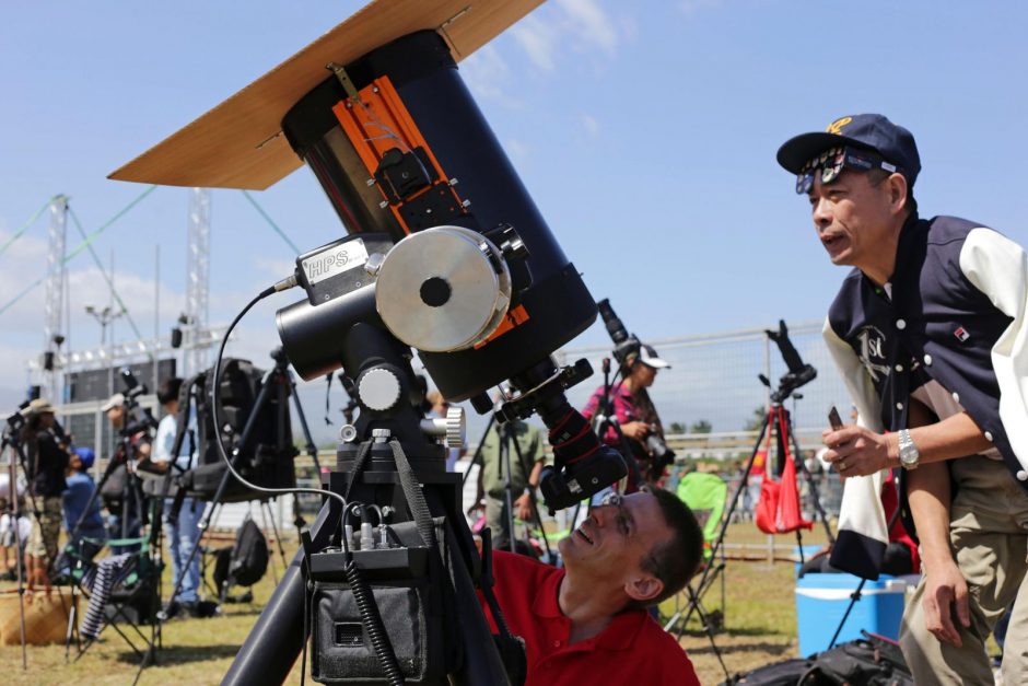 Afrikoje astronomai ir mėgėjai gėrėjosi žiediniu Saulės užtemimu