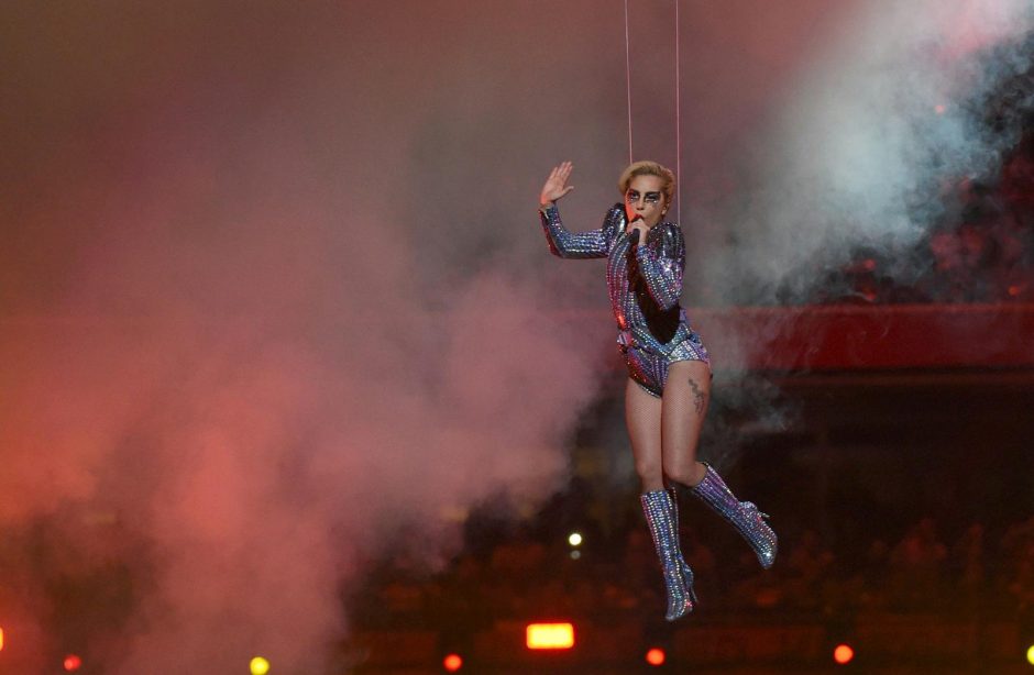 „Super Bowl“ finale į orą pakilo ne tik Lady Gaga, bet ir 300 dronų