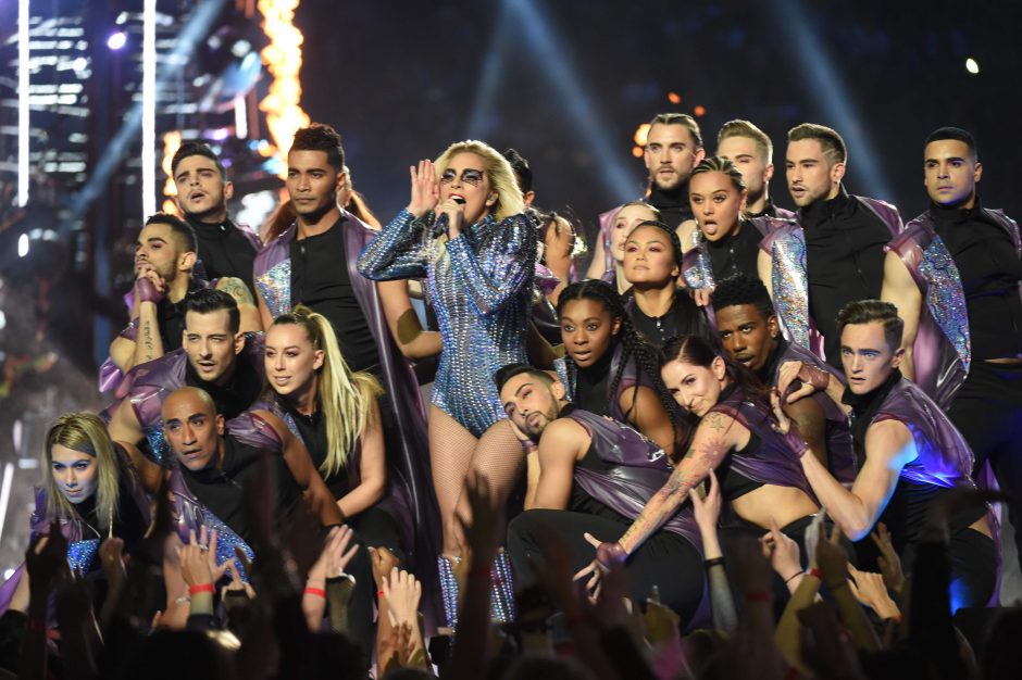 „Super Bowl“ finale į orą pakilo ne tik Lady Gaga, bet ir 300 dronų