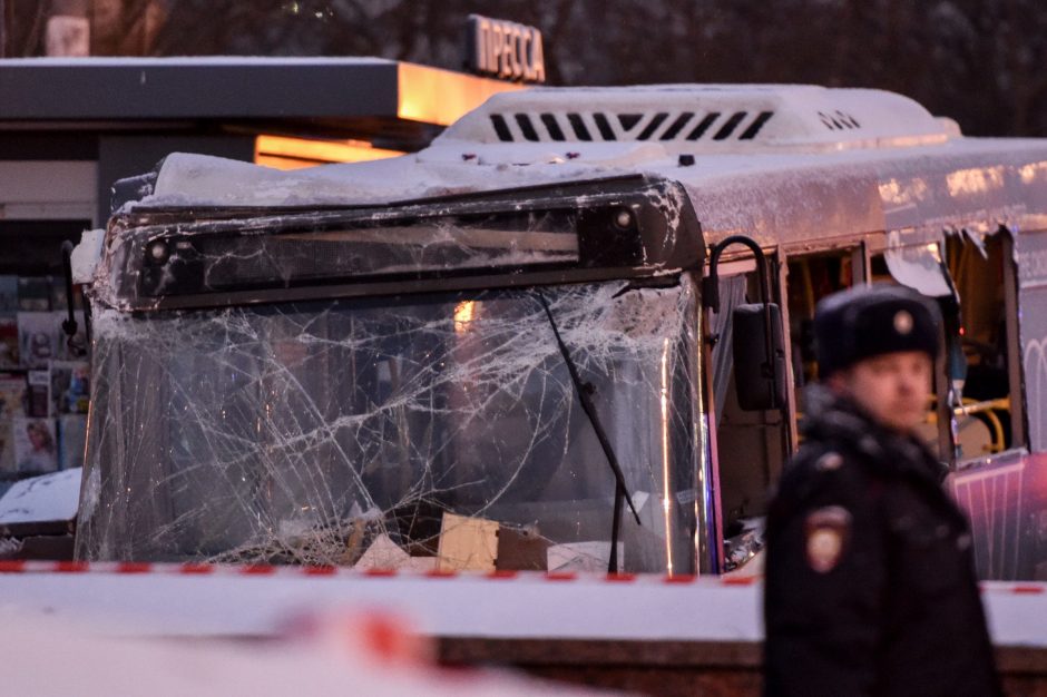 Per autobuso avariją Maskvoje žuvo penki žmonės 