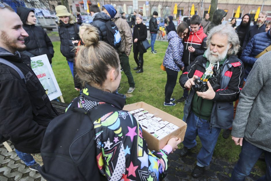 Vilniuje mitingavo pusė tūkstančio kanapių legalizavimo šalininkų