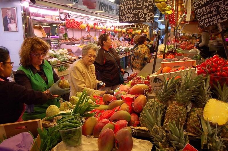 Spektaklio „Dugne“ aktorių katalonai klausė, ar degtinė tikra