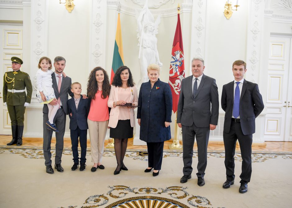 Valstybės ordinai – profesoriui L. Mažyliui, apžvalgininkui A. Tapinui