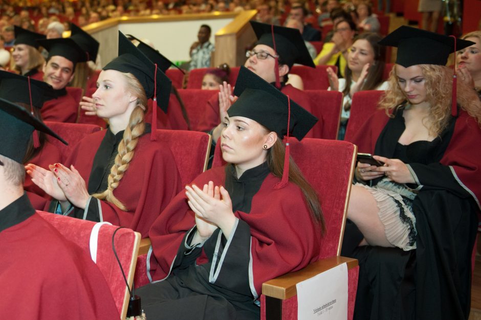 Vytauto Didžiojo universitete – diplomų įteikimo šventė