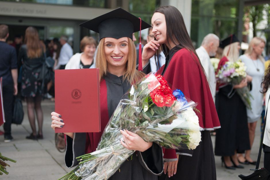 Vytauto Didžiojo universitete – diplomų įteikimo šventė