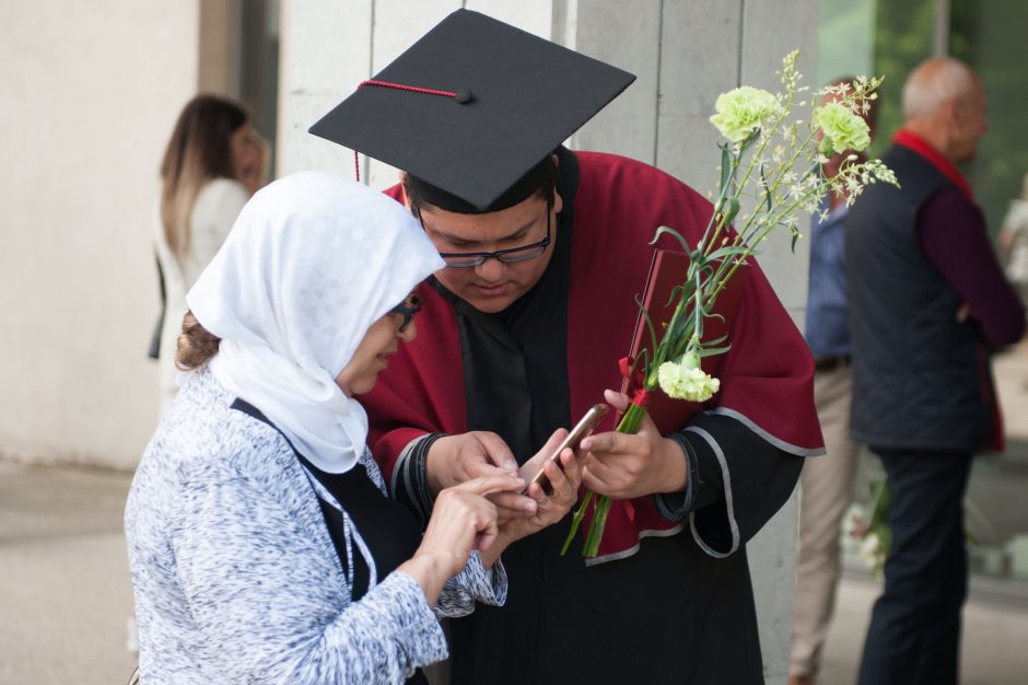 Vytauto Didžiojo universitete – diplomų įteikimo šventė