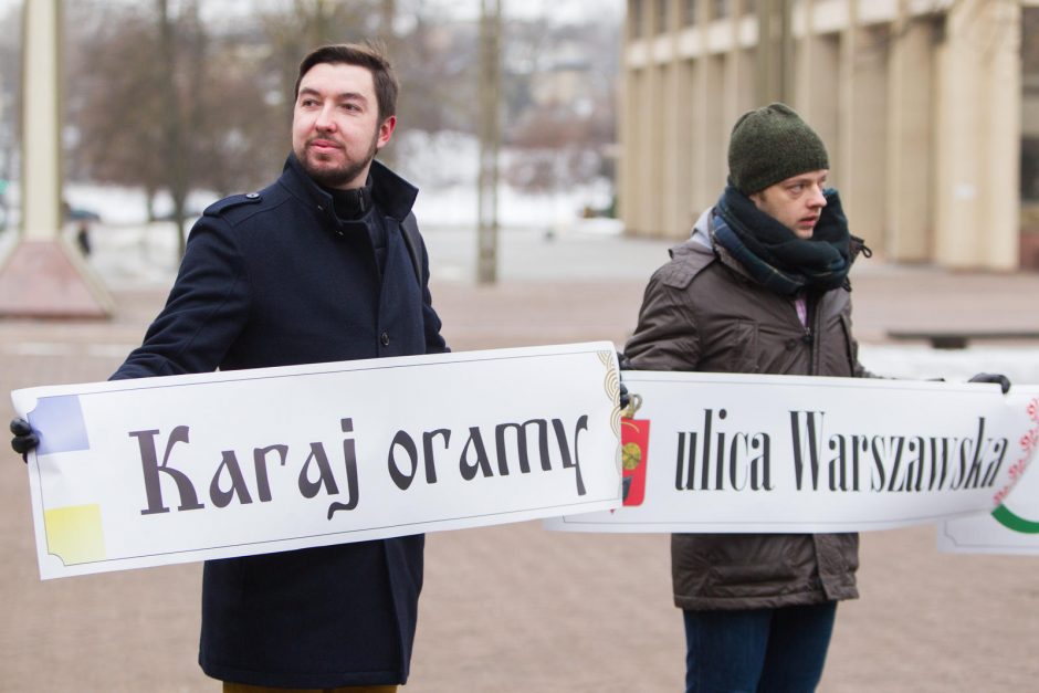 Teismas atvertė dvikalbių lentelių Vilniuje bylą