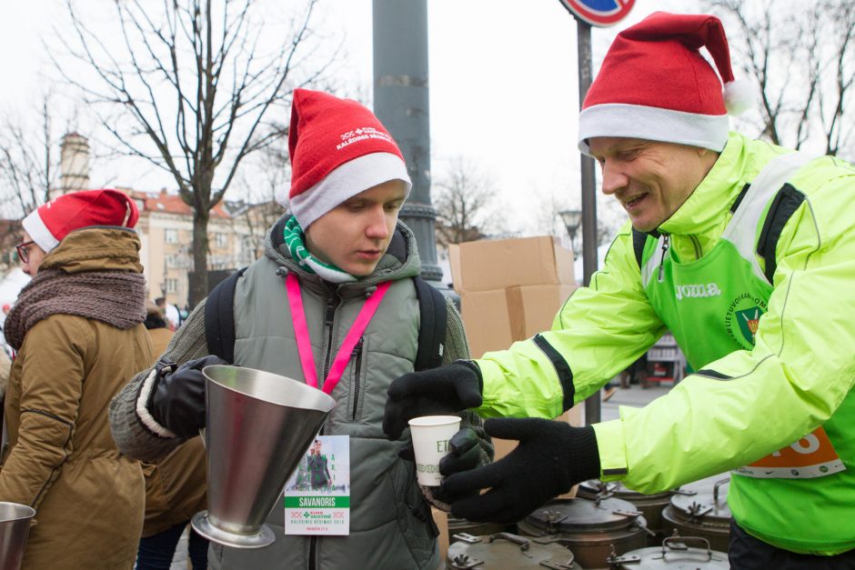 Sekmadienį Vilniuje vyko kalėdinis bėgimas