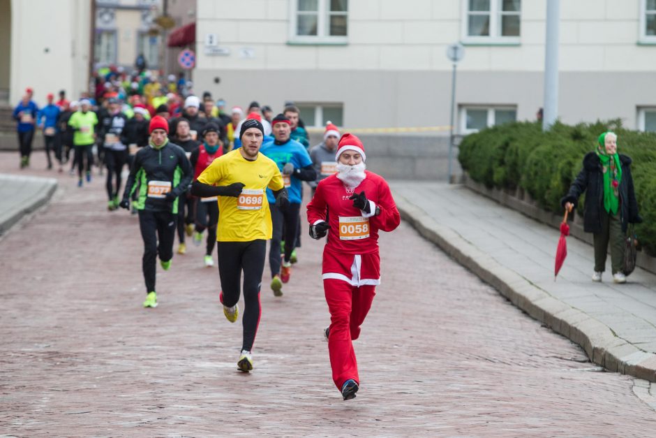 Sekmadienį Vilniuje vyko kalėdinis bėgimas