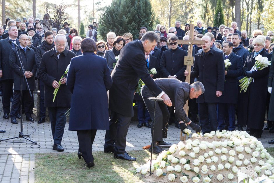 Vilniuje palaidotas sveikatos apsaugos ministras J. Požela