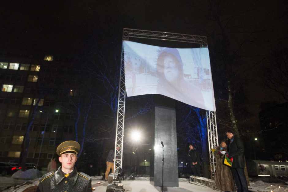 Valstybės vadovai atidarė Sausio 13-osios memorialą