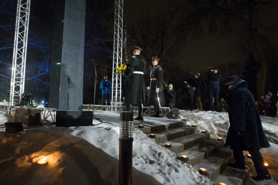 Valstybės vadovai atidarė Sausio 13-osios memorialą