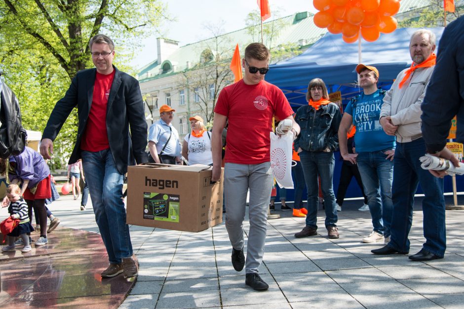 Profesinių sąjungų atstovai reikalavo darbuotojams kelti atlyginimus