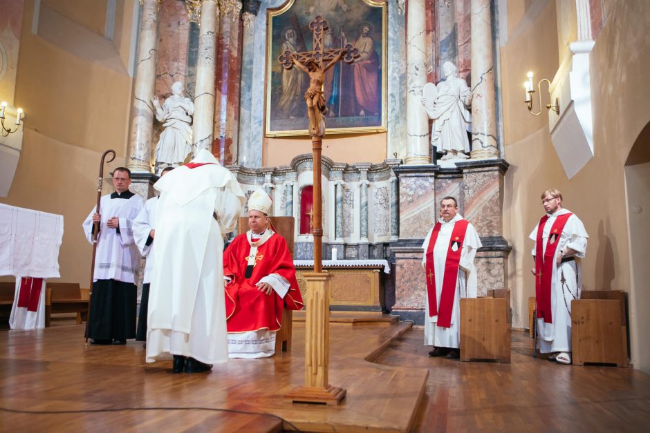 Vilniečiai stebėjo kariljono varpų šventinimą