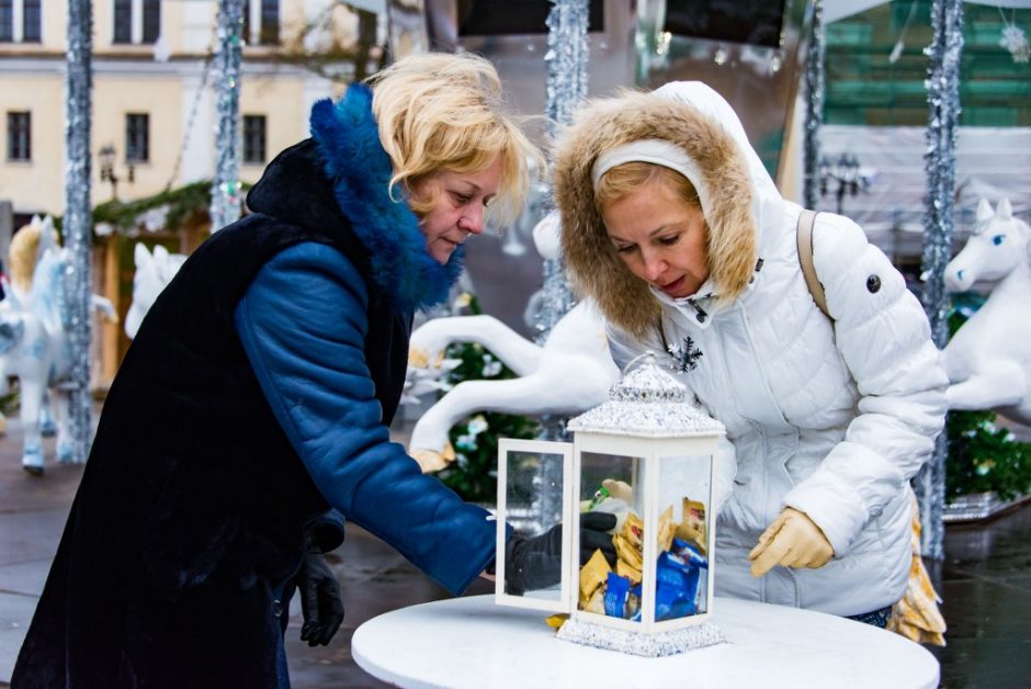 Ilgai laukta akimirka: sužibo pasakiška Kauno eglutė