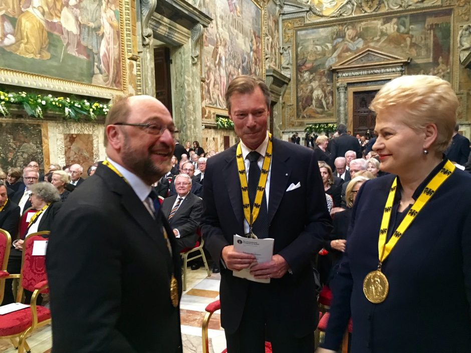 Prezidentė Vatikane dalyvavo popiežiaus apdovanojimo iškilmėse