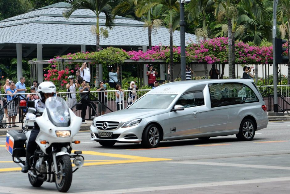 Mirė geležiniu kumščiu valdęs Singapūro premjeras