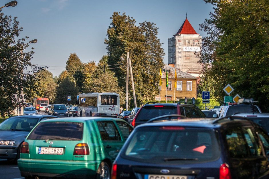 Dėl uždarytos A. Baranausko gatvės – spūstys