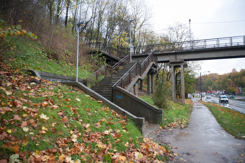 Pėsčiųjų viadukai laukia remonto