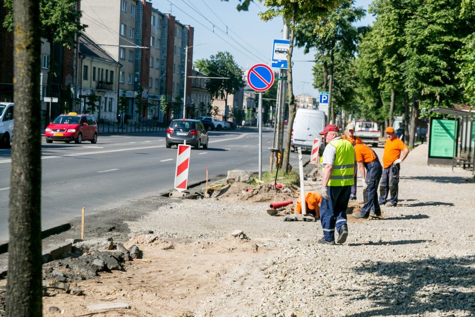 Akyli kauniečiai piktinasi miesto negerovėmis, tačiau kartais – visai be reikalo