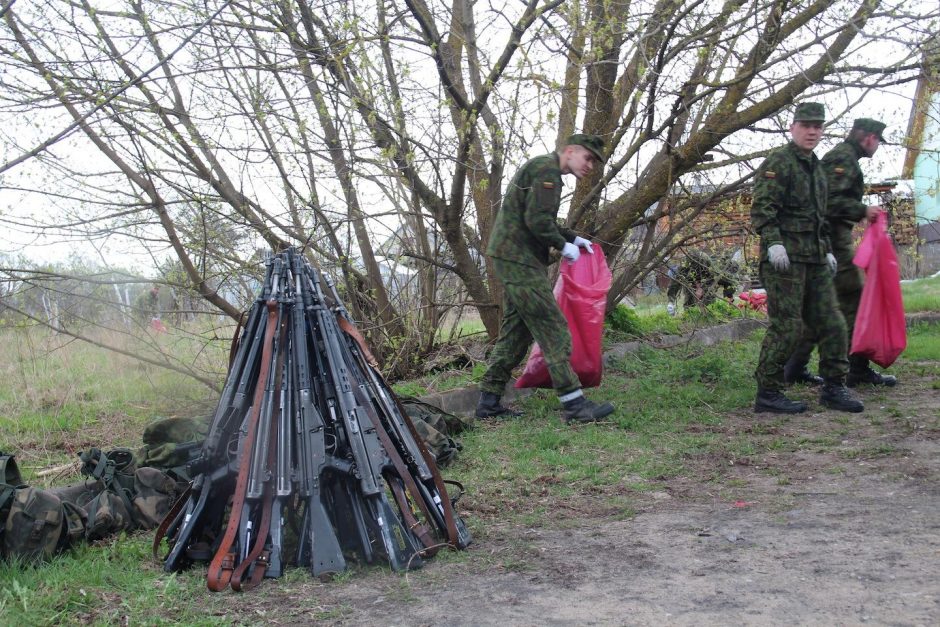 Darbštūs ir pareigingi savanoriai po pratybų prisijungė prie akcijos ,,Darom’’