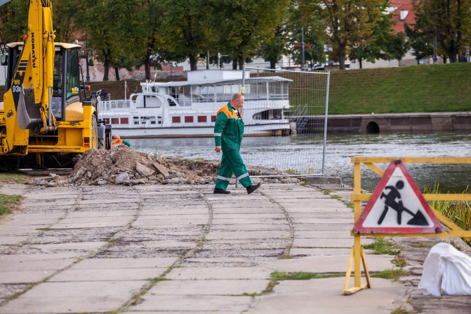 Pradėti Neries krantinės dangos tvarkymo darbai