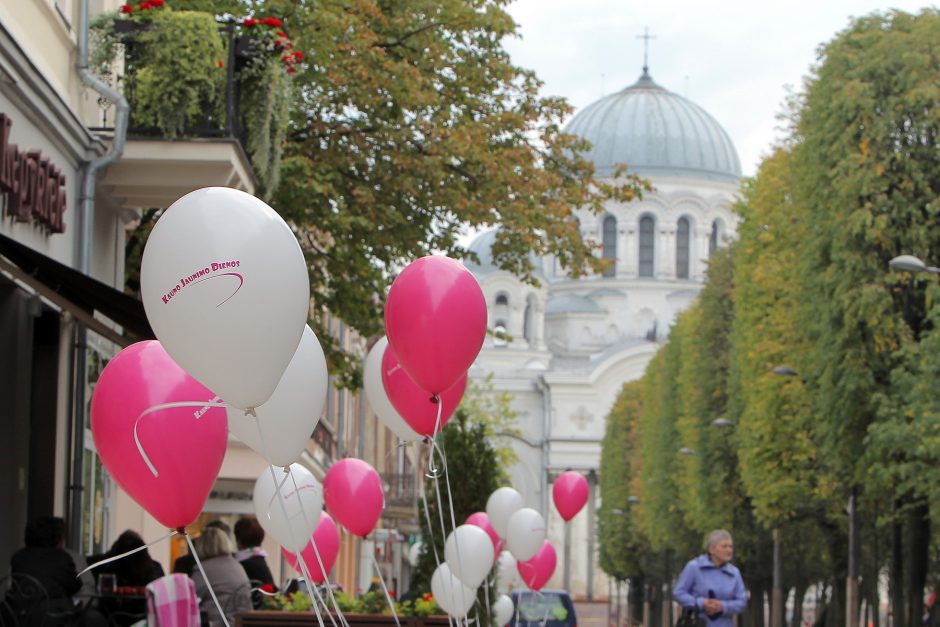 Laisvės alėją nuspalvino balionai