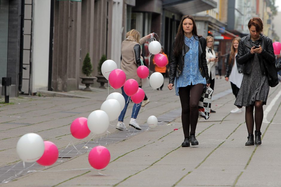 Laisvės alėją nuspalvino balionai