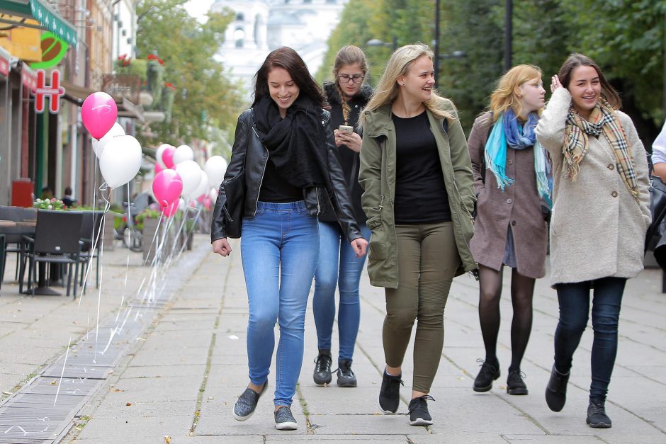 Laisvės alėją nuspalvino balionai