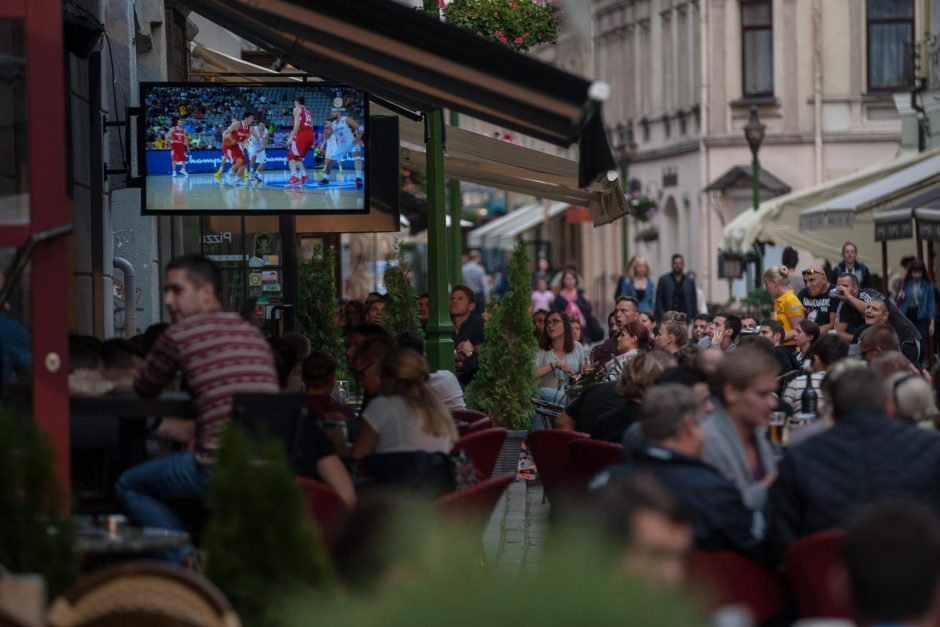 Per krepšinio rungtynes – nežabotos sirgalių emocijos