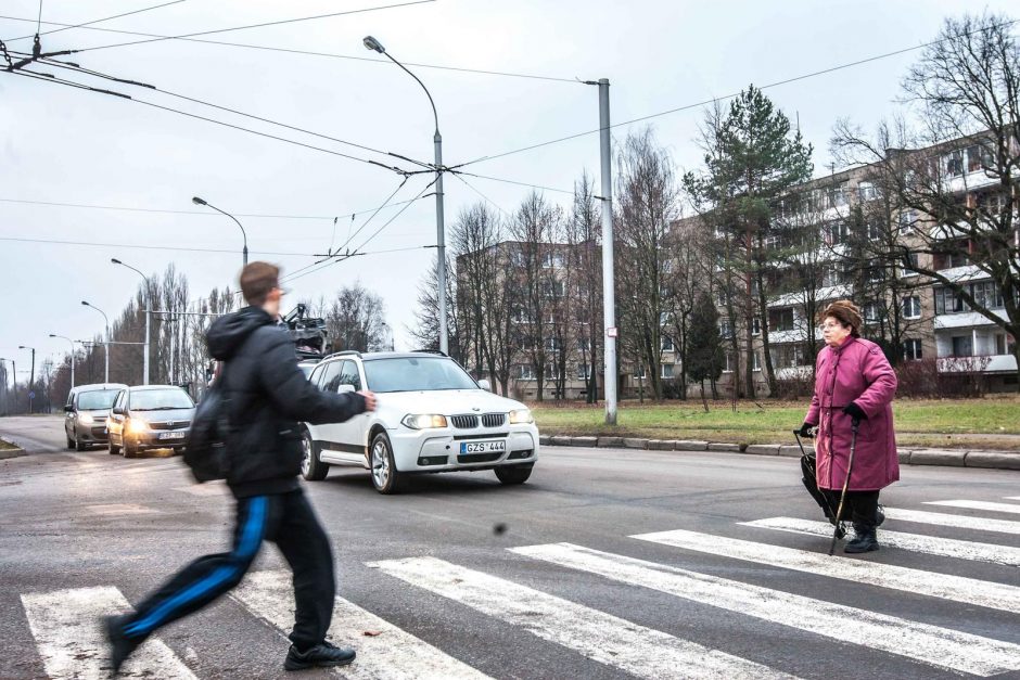 Gatvė, stebinti retėjantį mikrorajoną