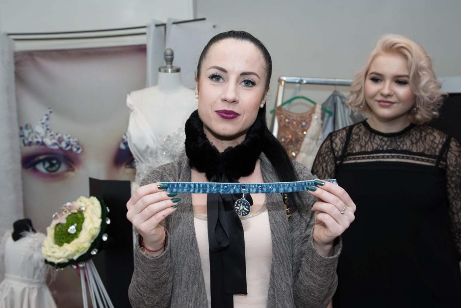 „Swarovski“ kristalų sužavėti: atlikėjas Mino puoš garso kolonėles