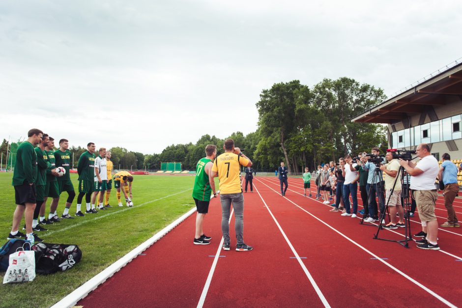 To dar nebuvo: krepšinio ir futbolo rinktinės tarpusavyje rungtyniavo Palangoje