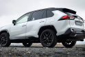 SUV: hibridinis „Toyota RAV4“ populiarumo Lietuvoje nestokoja.