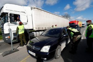 Draudimas įvažiuoti į Latviją be rimtos priežasties pratęsiamas iki balandžio 6-osios