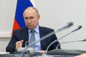 V. Putinas: akivaizdu, kad kariuomenės lėktuvą numušė Ukraina