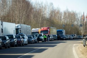 Uždarius pasienio punktus padaugėjo problemų, su kuriomis susiduria į Rytus važiuojantys vairuotojai