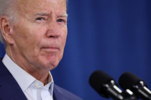 J. Bidenas dalyvavo FTB ir JAV slaptosios tarnybos vadovų pasitarime