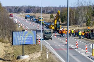 G. Nausėda inicijuoja pataisas – daugiau lėšų būtų skirta rajonų keliams