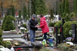Panevėžio kapines dėl vagių stebės kameros: dingsta net biotualetai