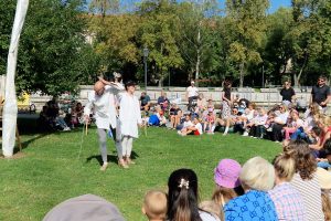 Teatrą uostamiestyje mažieji pažino per klounų pokštus