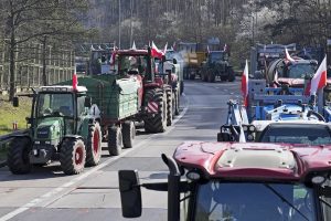 Lenkijos ūkininkai pradeda protestus visoje šalyje, įskaitant pasienį su Lietuva