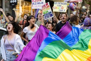 Draudimas – nė motais: Turkijoje surengtos LGBTIQ eitynės