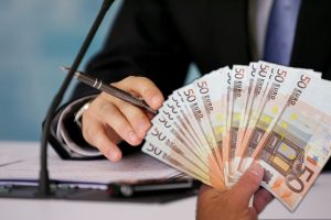 Kauno bendrovės vadovas slėpė mokesčius: kalba sukasi apie milijonus eurų