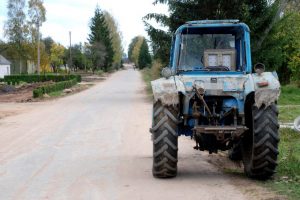 Rokiškio rajone pričiuptas girtas traktorininkas