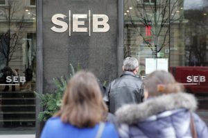 SEB bankui – rimti pagrūmojimai iš Lietuvos banko: ką svarbu žinoti klientams