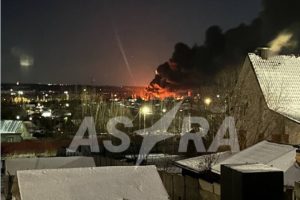 Rusijos Oriolo srityje dronais atakuota naftos saugykla